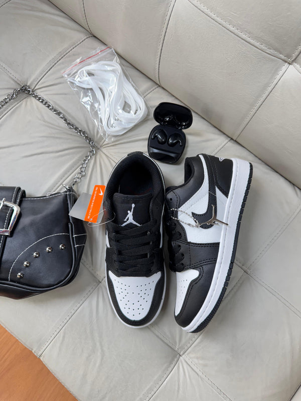 Jordan Low Preto/Branco