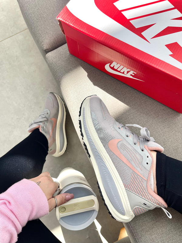 Vomero 18 Cinza/Rose