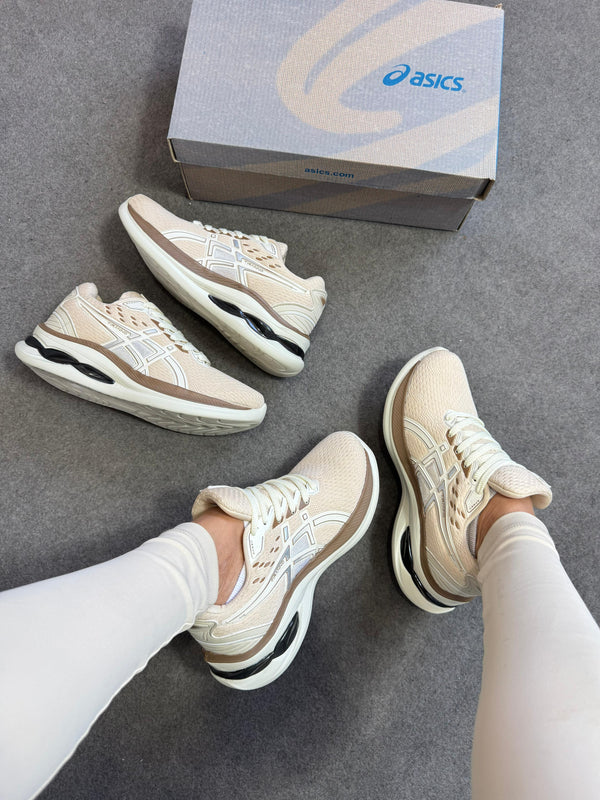 Asics Gel Tiranno off/marrom