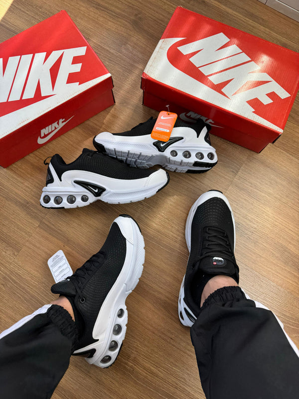 Air Max DN  Preto / Branco